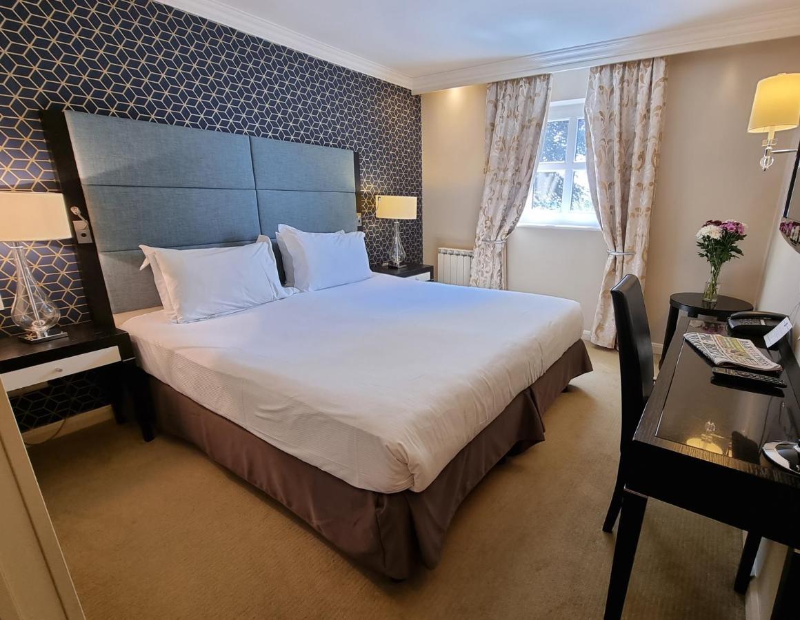Number Four At Stow Hotel Buitenkant foto